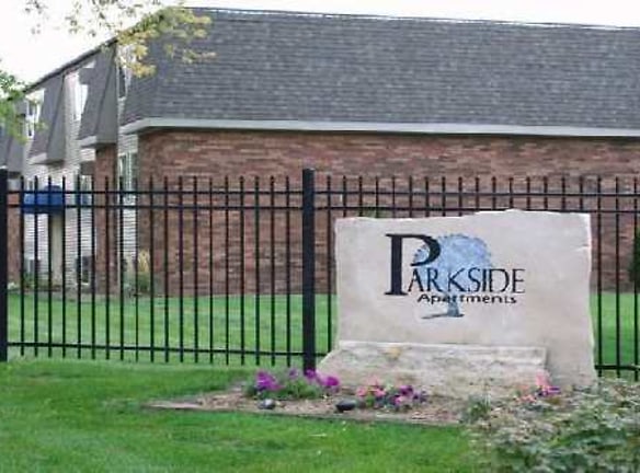 Parkside Apartments - Urbana, IL