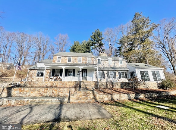4925 West Chester Pike - Newtown Square, PA