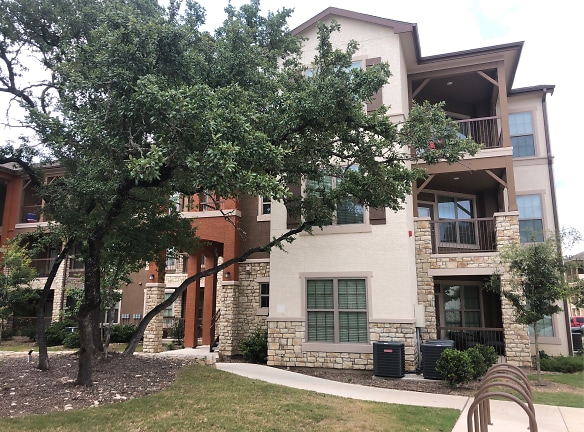 Azure Apartments - San Antonio, TX