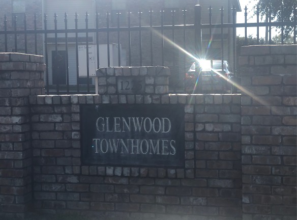 Glenwood Townhomes Apartments - Conway, AR