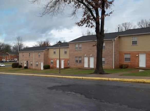 Quadrangle Apartments - Waynesboro, VA