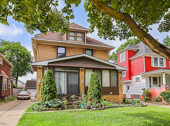 4526 Bridgeview Ave - Newburgh Heights, OH