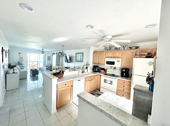 2600 NE 1st Ln #403 - Boynton Beach, FL