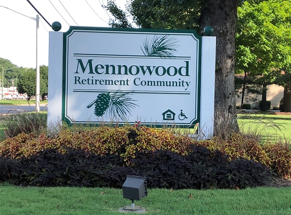 Mennowood Apartments - Newport News, VA