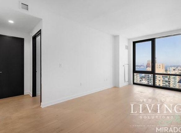 21 West End Ave unit 4313 - New York, NY