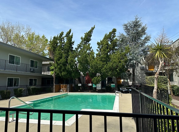 Courtyard Apartments - Sacramento, CA