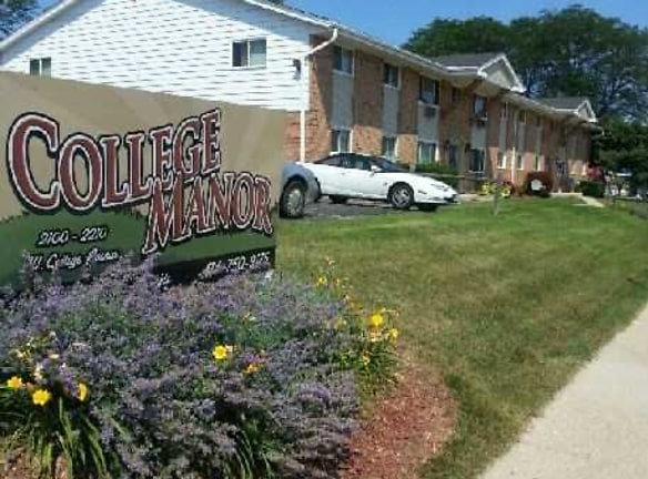 College Manor Apartments - Milwaukee, WI