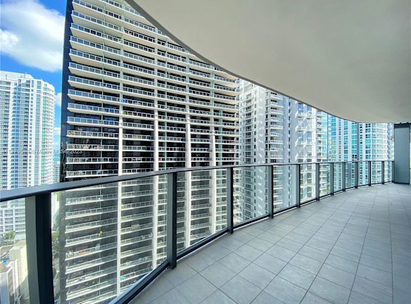 1000 Brickell Plaza unit 2515 - Miami, FL