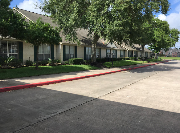 Tomball Retirement Center Apartments - Tomball, TX
