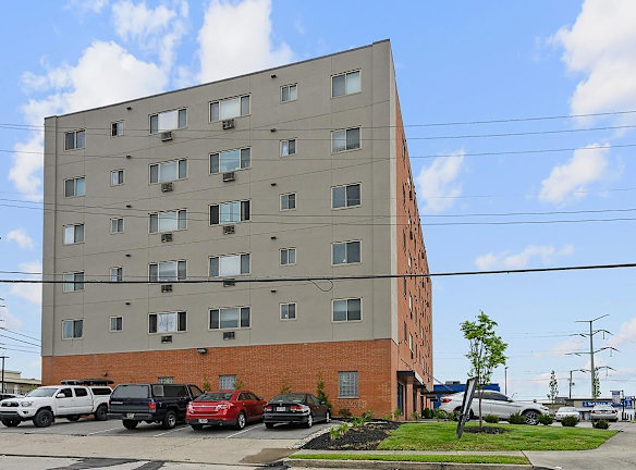 4960 Ridge Ave #606 - Cincinnati, OH