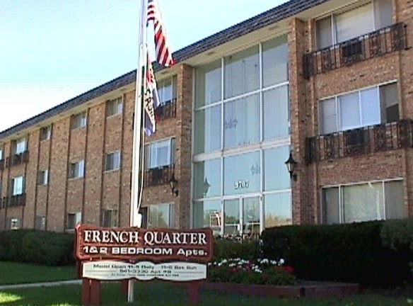 French Quarter Apartments - Milwaukee, WI
