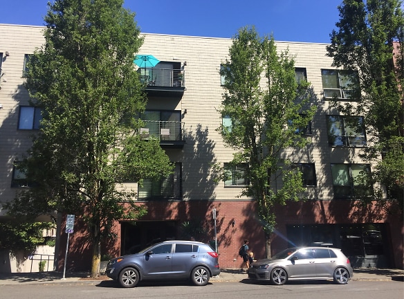 Overton Park Apartments - Portland, OR