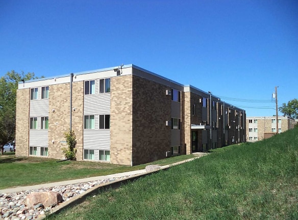 Brooklyn Heights Apartments - Minot, ND