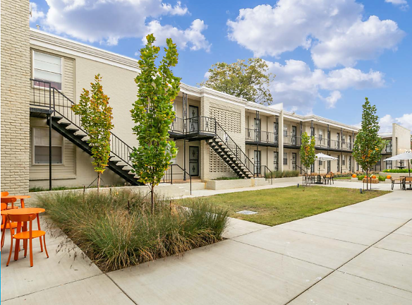 The Courtyard @Ironworks/@Monroe Flats/@1460 Monroe Apartments - Memphis, TN