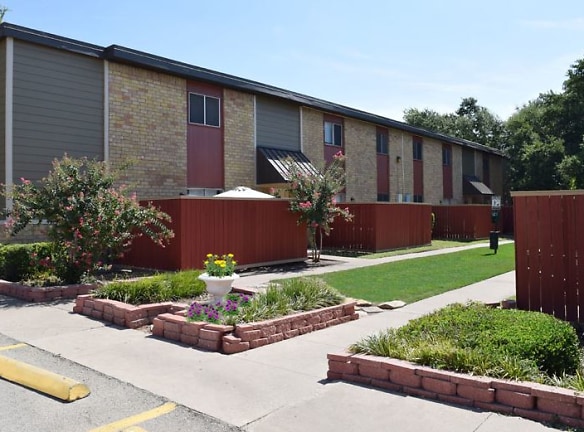 Gemini Village Apartments - Waco, TX