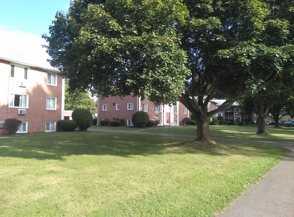 ENGLEWOOD MANOR APTS Apartments - Canton, OH