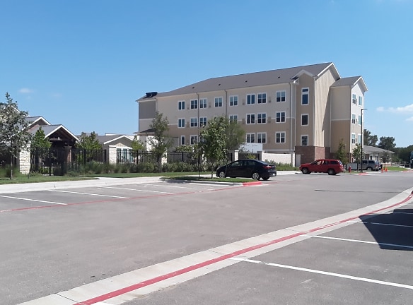 The Delaney At Lake Waco Apartments - Woodway, TX