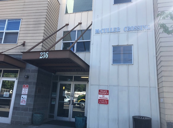 McCuller Crossing Apartments - Portland, OR