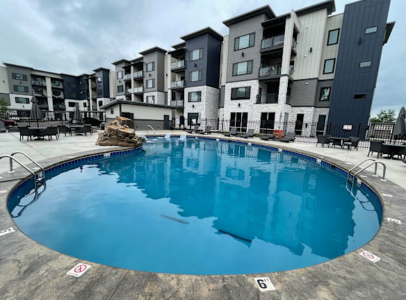 Silverleaf Apartment
