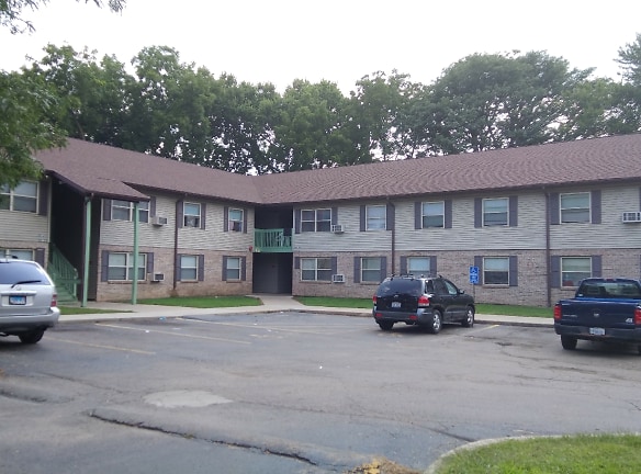 Hershey Manor Apartments - Rockford, IL
