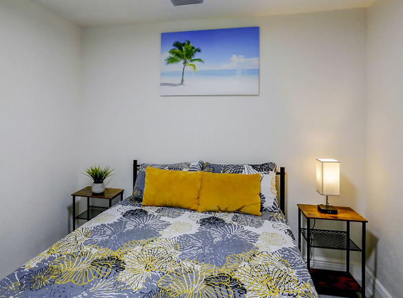 Room For Rent - Port Richey, FL