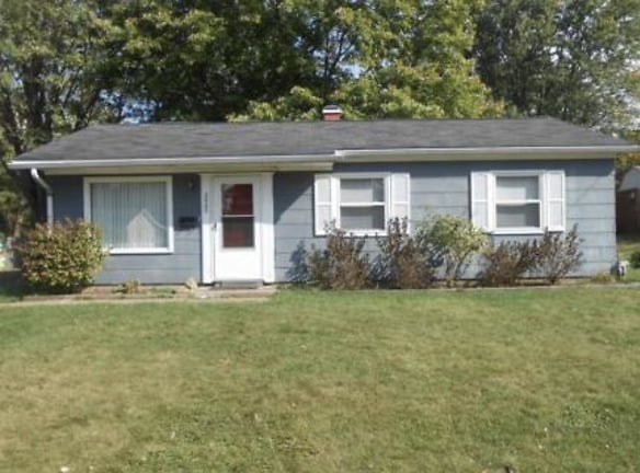 3663 Northport Dr - Stow, OH