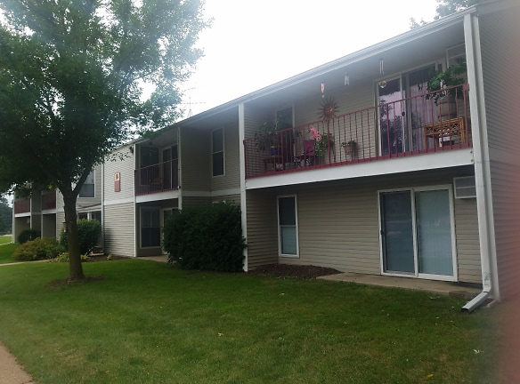 Countryview Apartment Homes - Monroe, WI