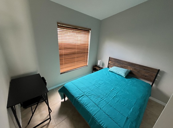 Room For Rent - Palm Bay, FL
