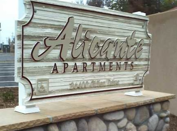 Alicante Apartments - Huron, CA