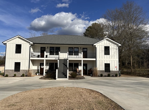 250 N Forest Ave - Hartwell, GA