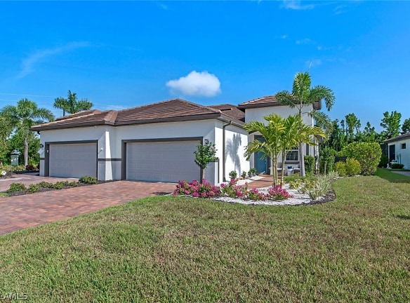 1123 S Town and River Dr - Fort Myers, FL