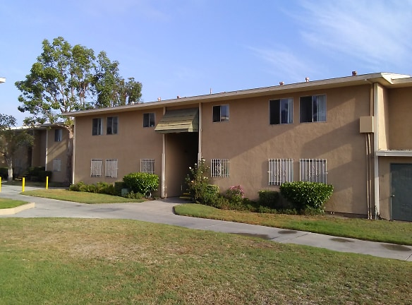 Holiday Manor Apartment Homes - Oxnard, CA