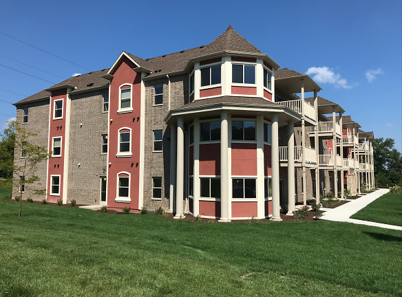 Greenfield Highlands Condominiums Apartments - Milwaukee, WI