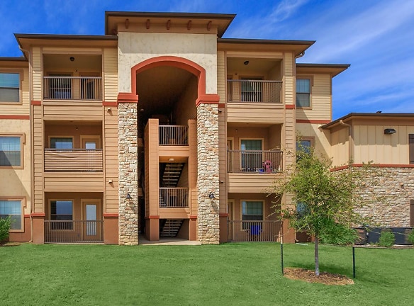 River Bank Village Apartments - Laredo, TX