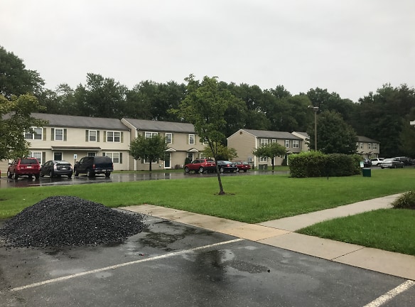 Milford Commons Apartments - East Stroudsburg, PA