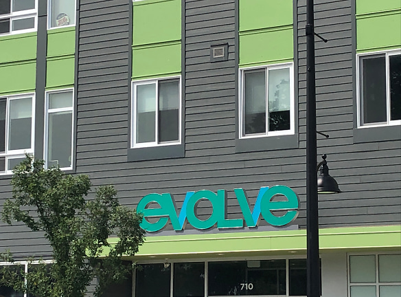Evolve Apartments - Carbondale, IL