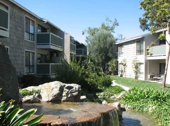 Pinecreek Apartments - Costa Mesa, CA