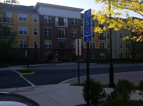 Residences At Government Center Apartments - Fairfax, VA
