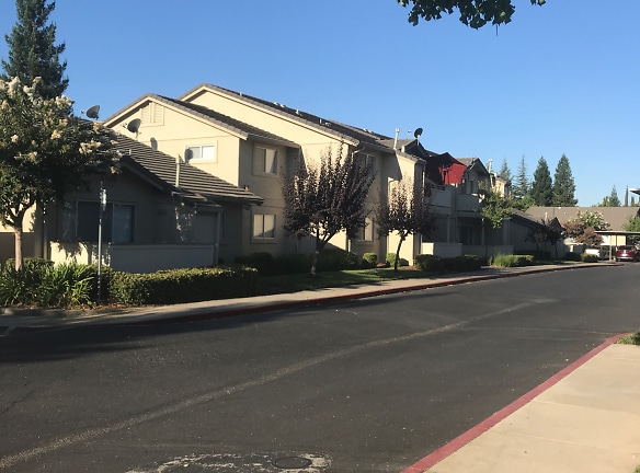 The Oaks At Woodcreek Apartments - Roseville, CA