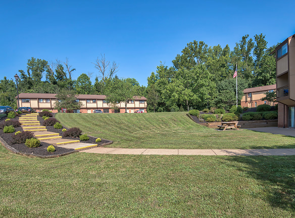 Colonial Terrace Village Family And Senior Living Apartments - Marietta, OH