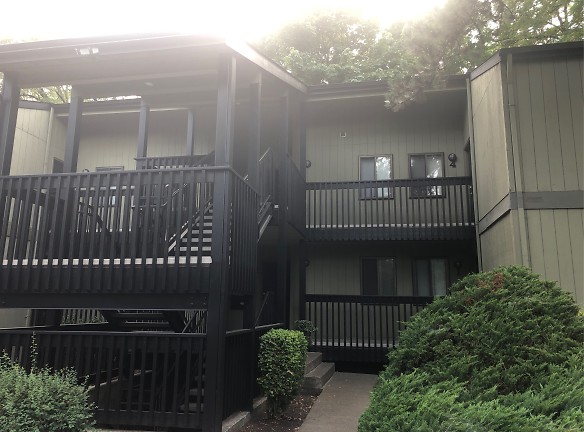 Lancaster Apartments - Portland, OR