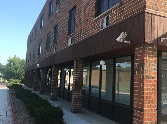 Westwood & Main Street Apartments - Bensenville, IL
