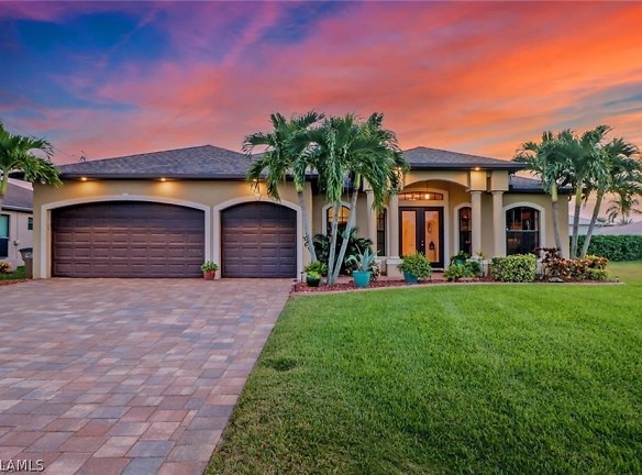 3706 NW 2nd St - Cape Coral, FL