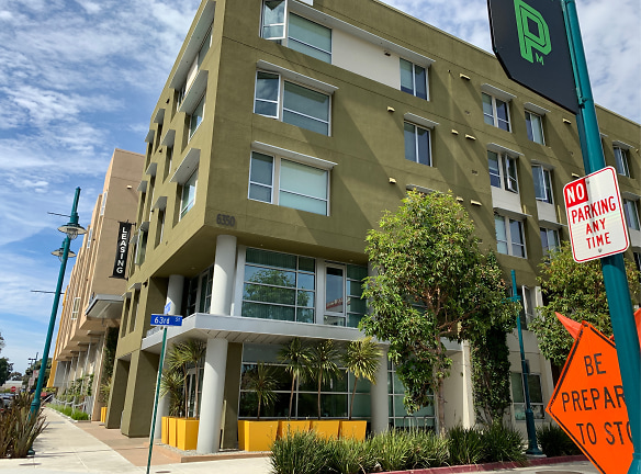 Public Market Phase I Apartments - Emeryville, CA