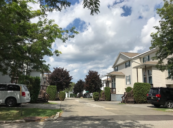 Brookwood Village Apartments - Erie, PA