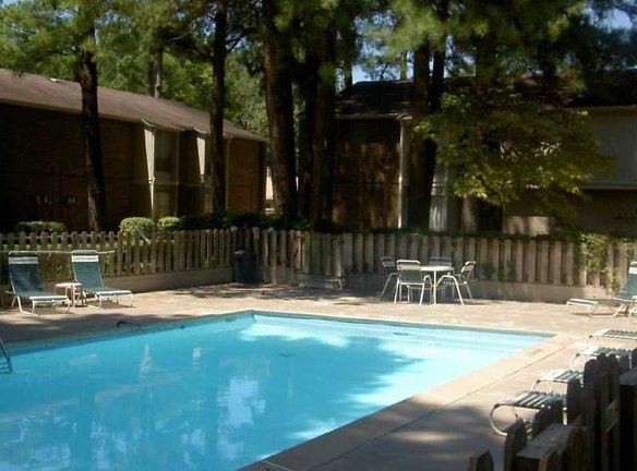 Meadowbrook Apartments - Pine Bluff, AR
