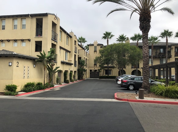 Rolling Hills Gardens Apartments - Chula Vista, CA