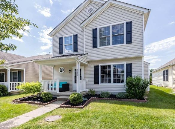 8731 Arrowtip Ln - Lewis Center, OH
