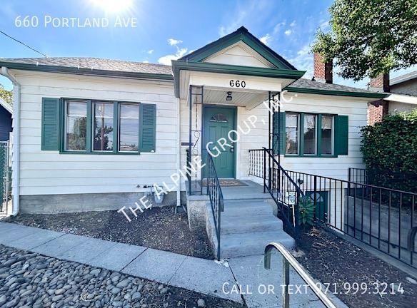 660 Portland Ave - Gladstone, OR