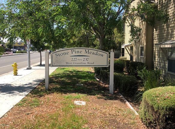 Stone Pine Meadows Apartments - Tracy, CA